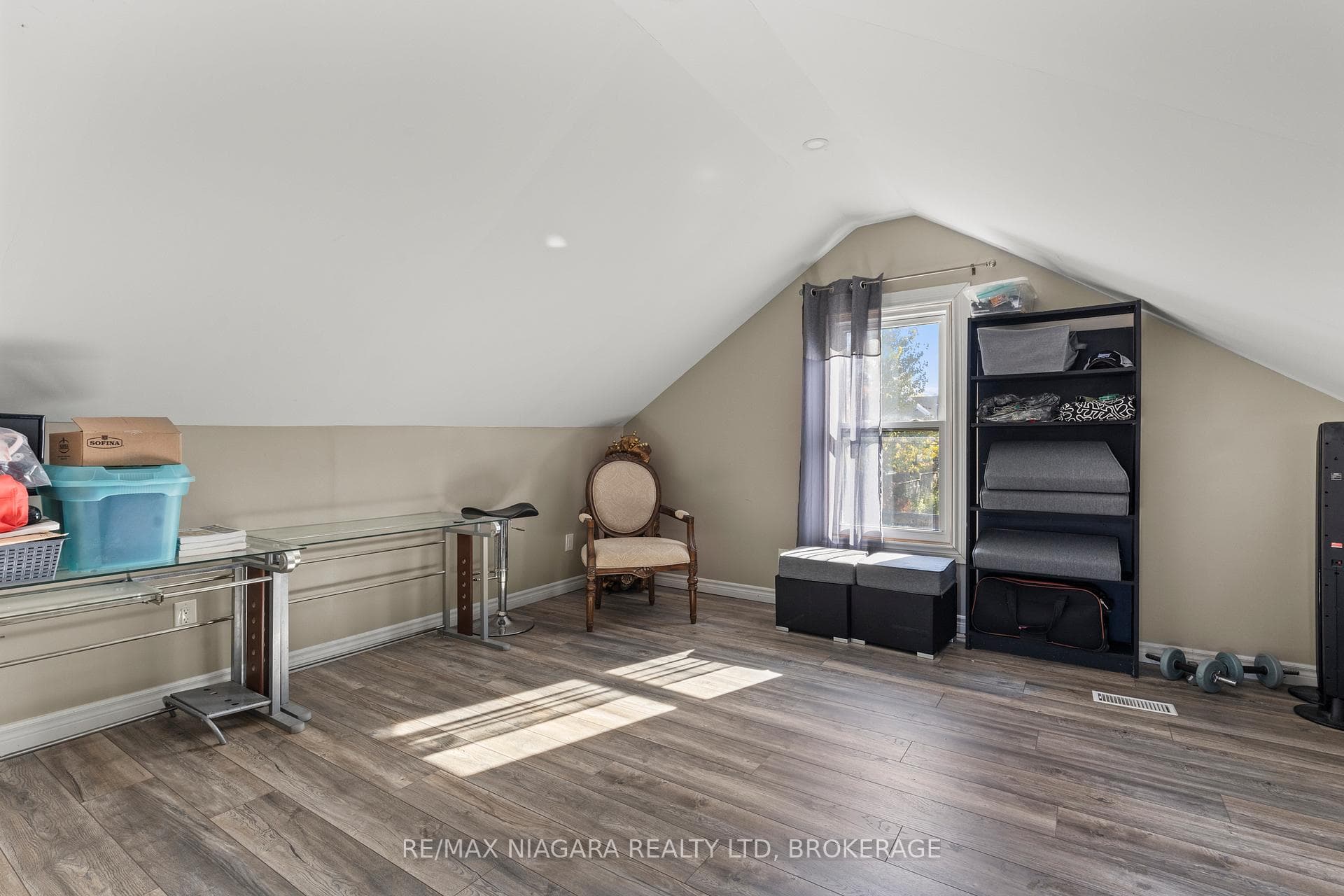 239 Bowen Road photo 20
