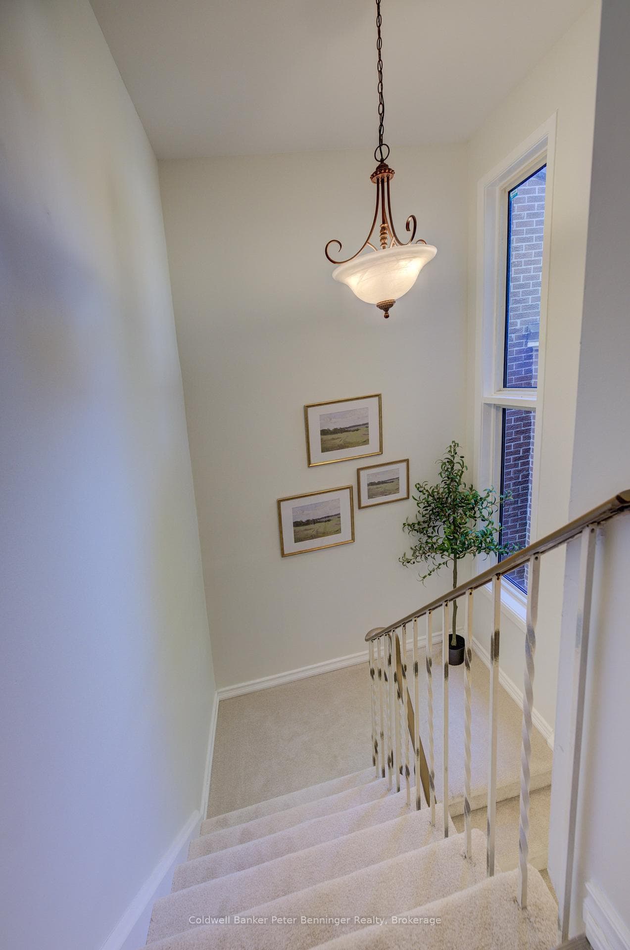 161 Satok Crescent photo 24