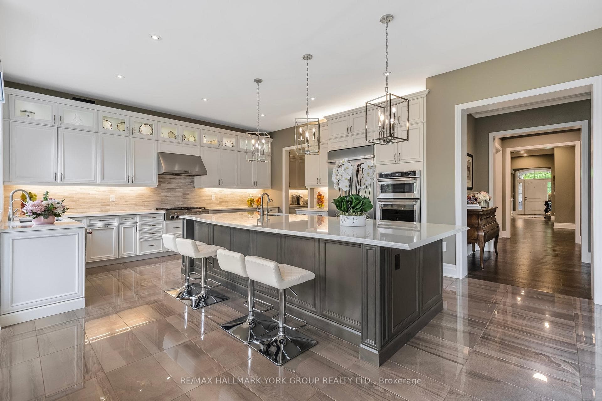 81 Forest Grove Court photo 8