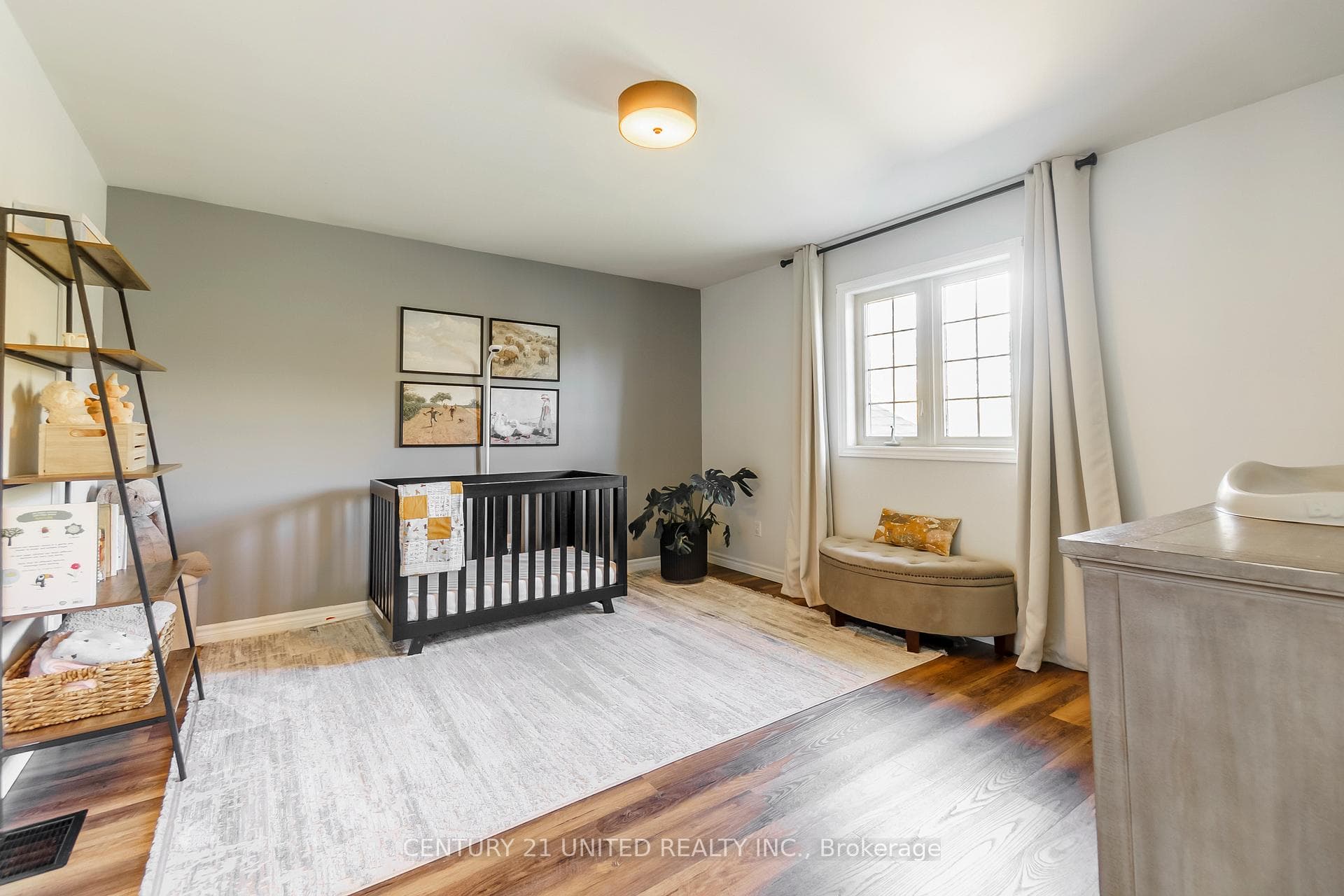 1058 Maria Street photo 32