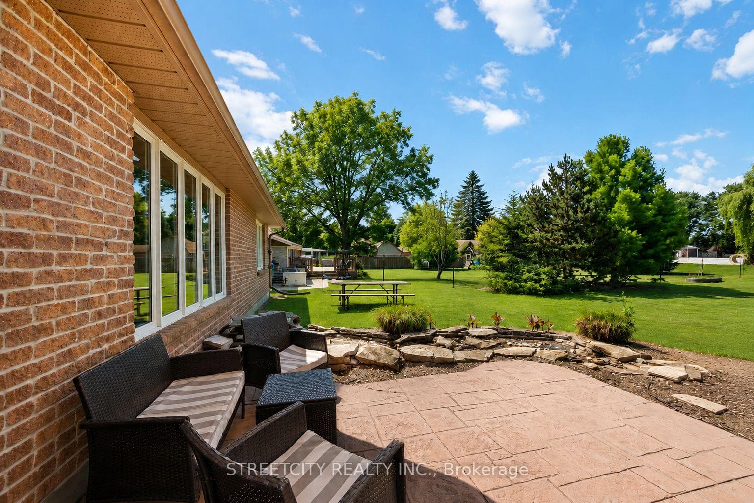 727 Norman Street photo 4