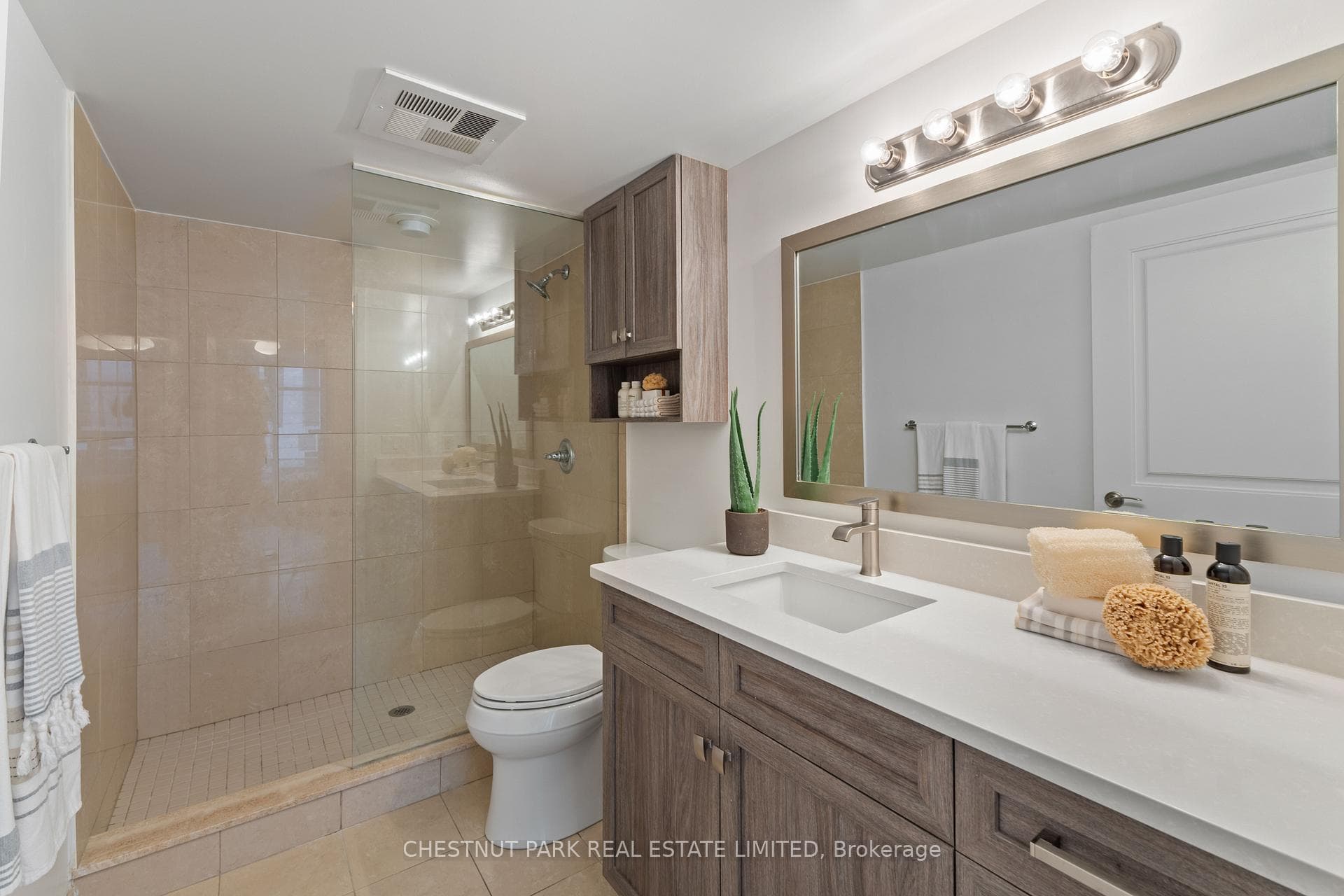 2181 Yonge Street Unit 311 photo 11