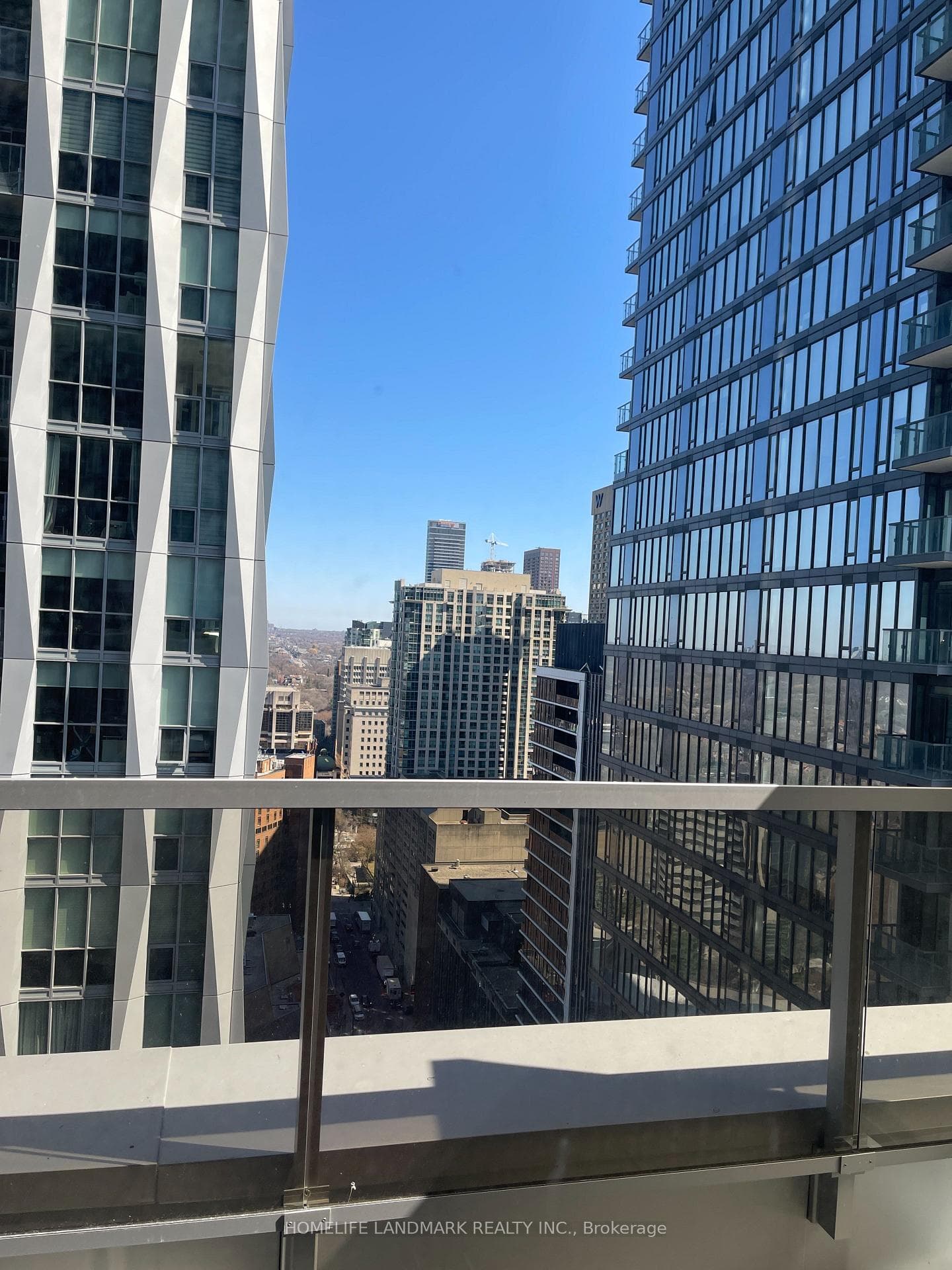 11 Yorkville Avenue Unit 2408 photo 18