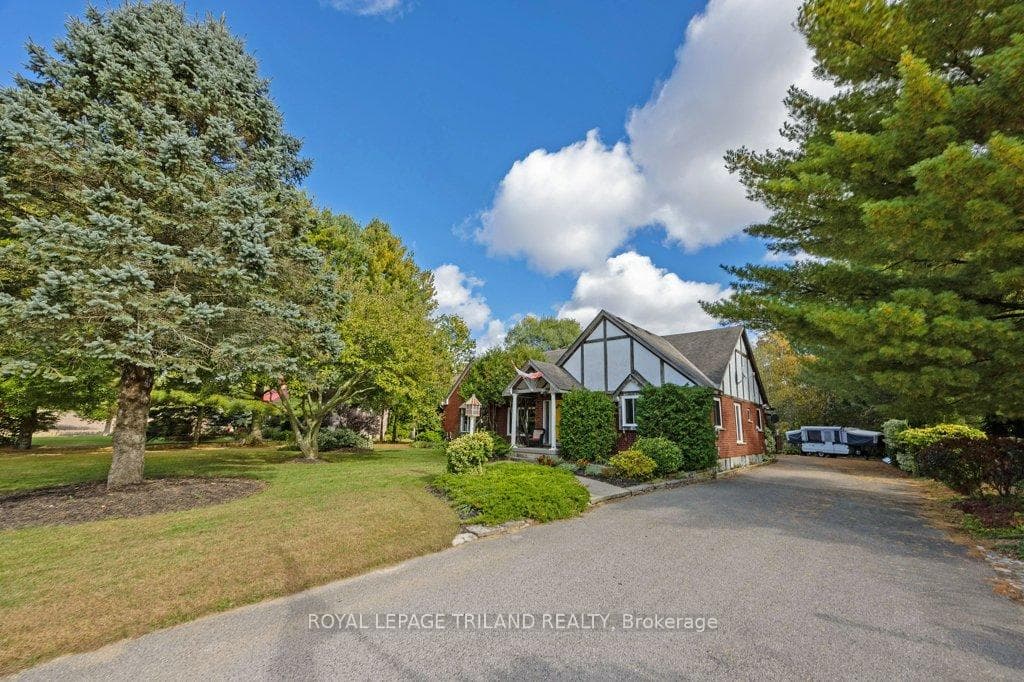 6152 Bostwick Road photo 2