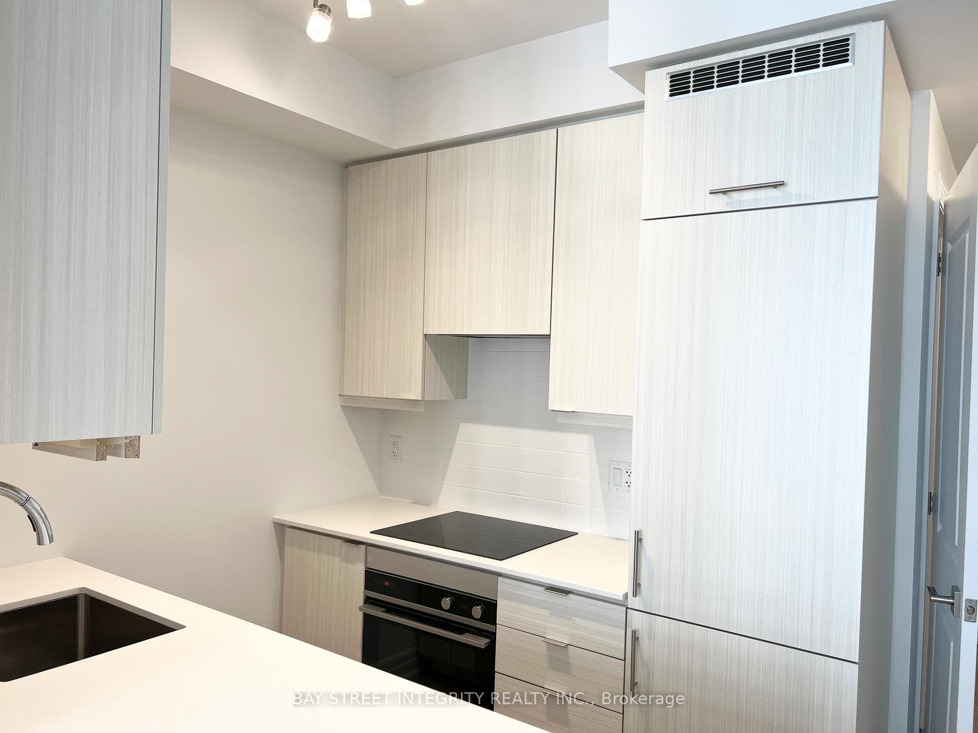 36 Elm Drive Unit 3204 photo 6