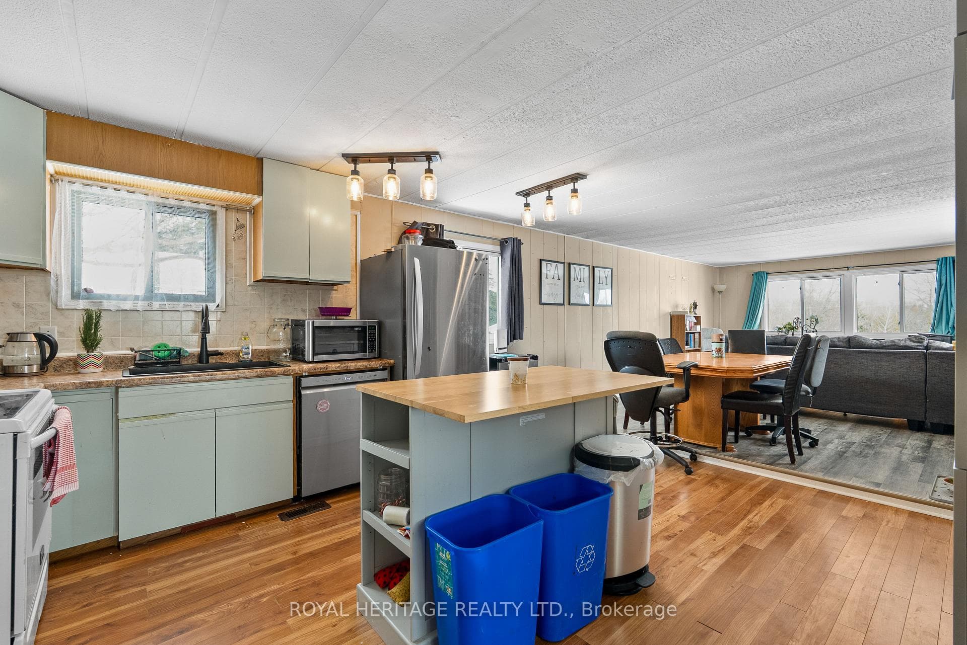 16 Fenelon Way photo 4