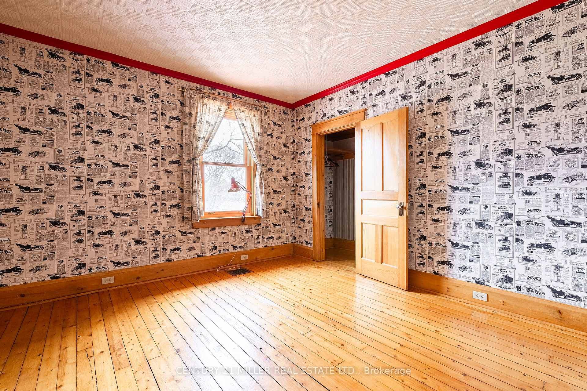 176 Douglas Avenue photo 18