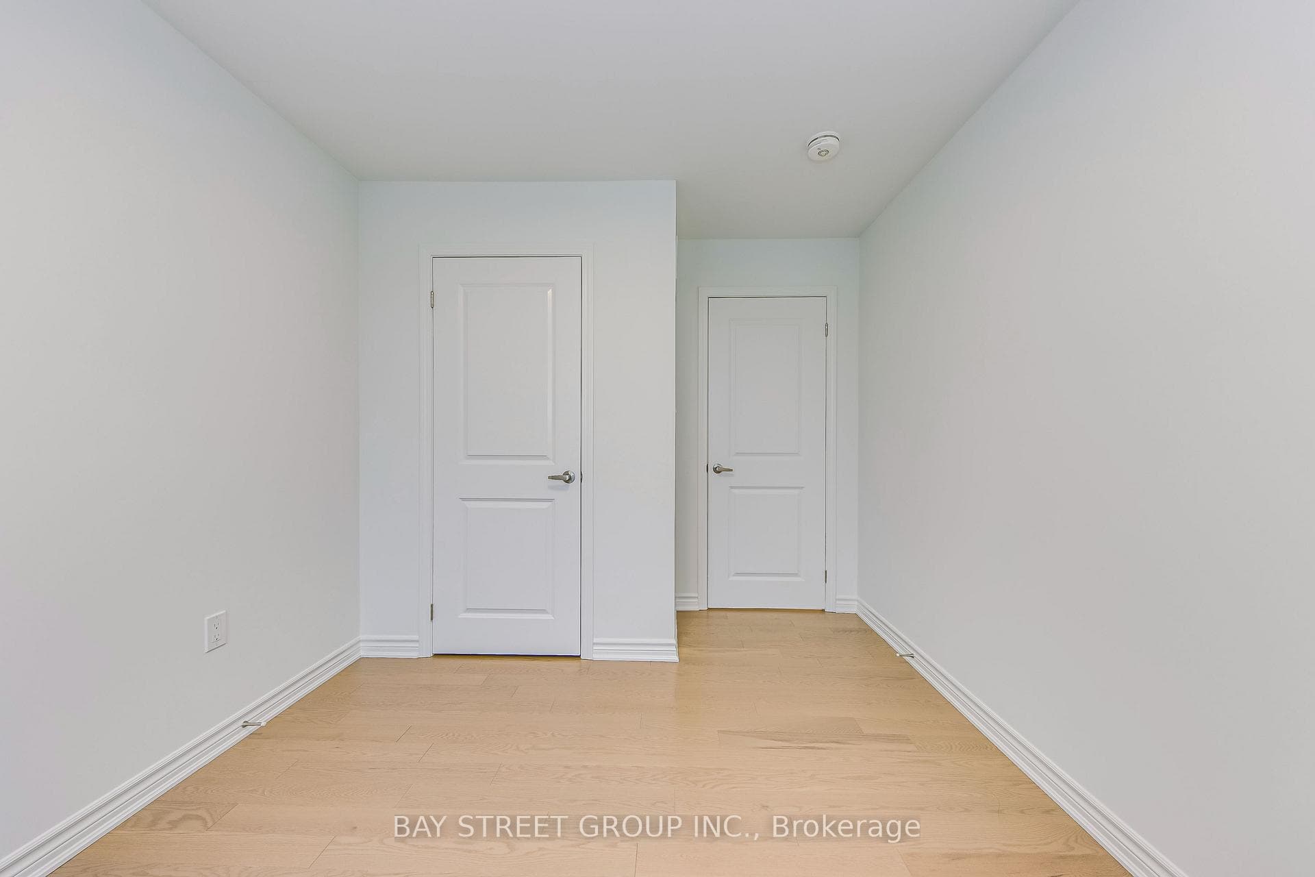 3074 Merrick Road photo 36