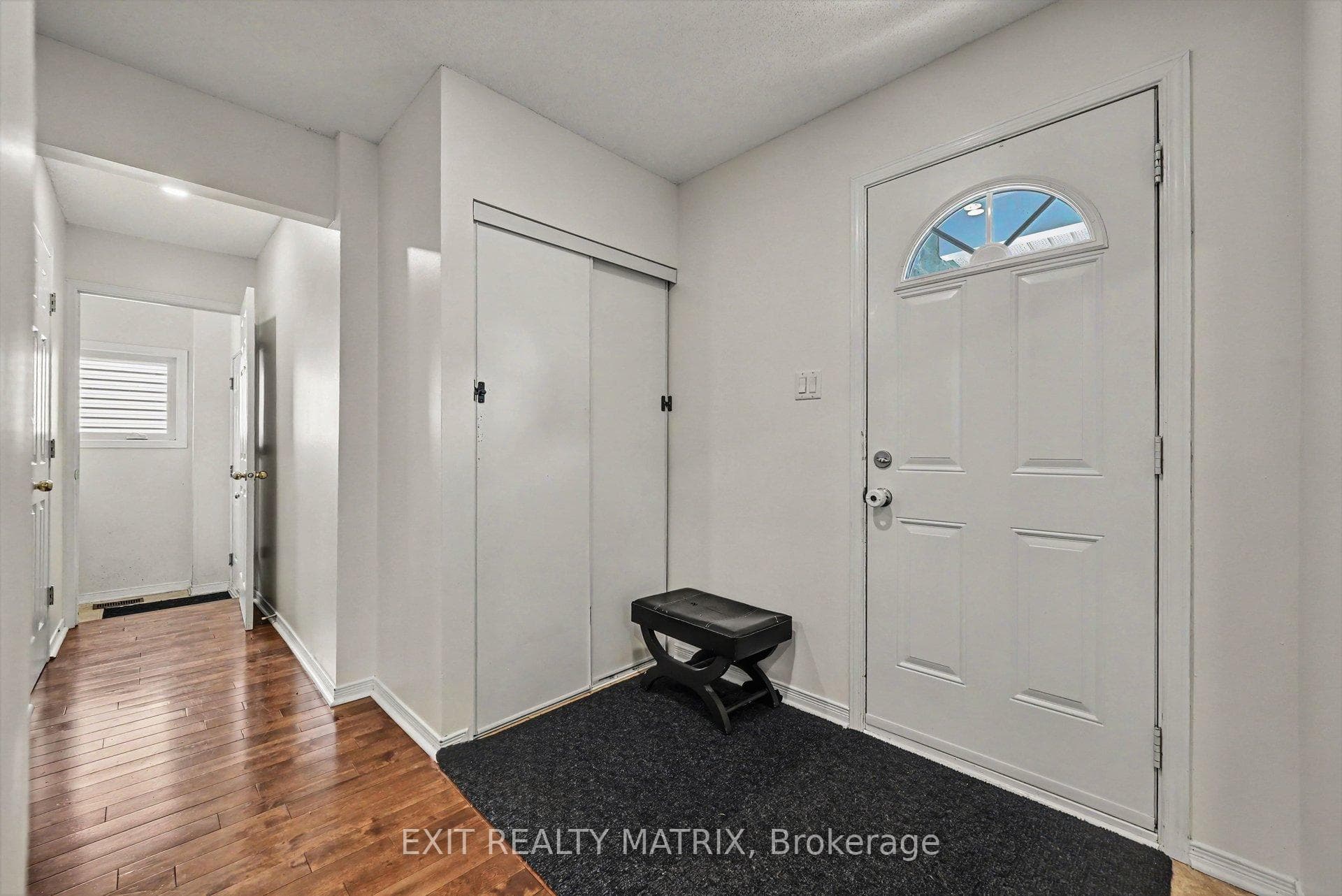627 Chenier Way photo 2