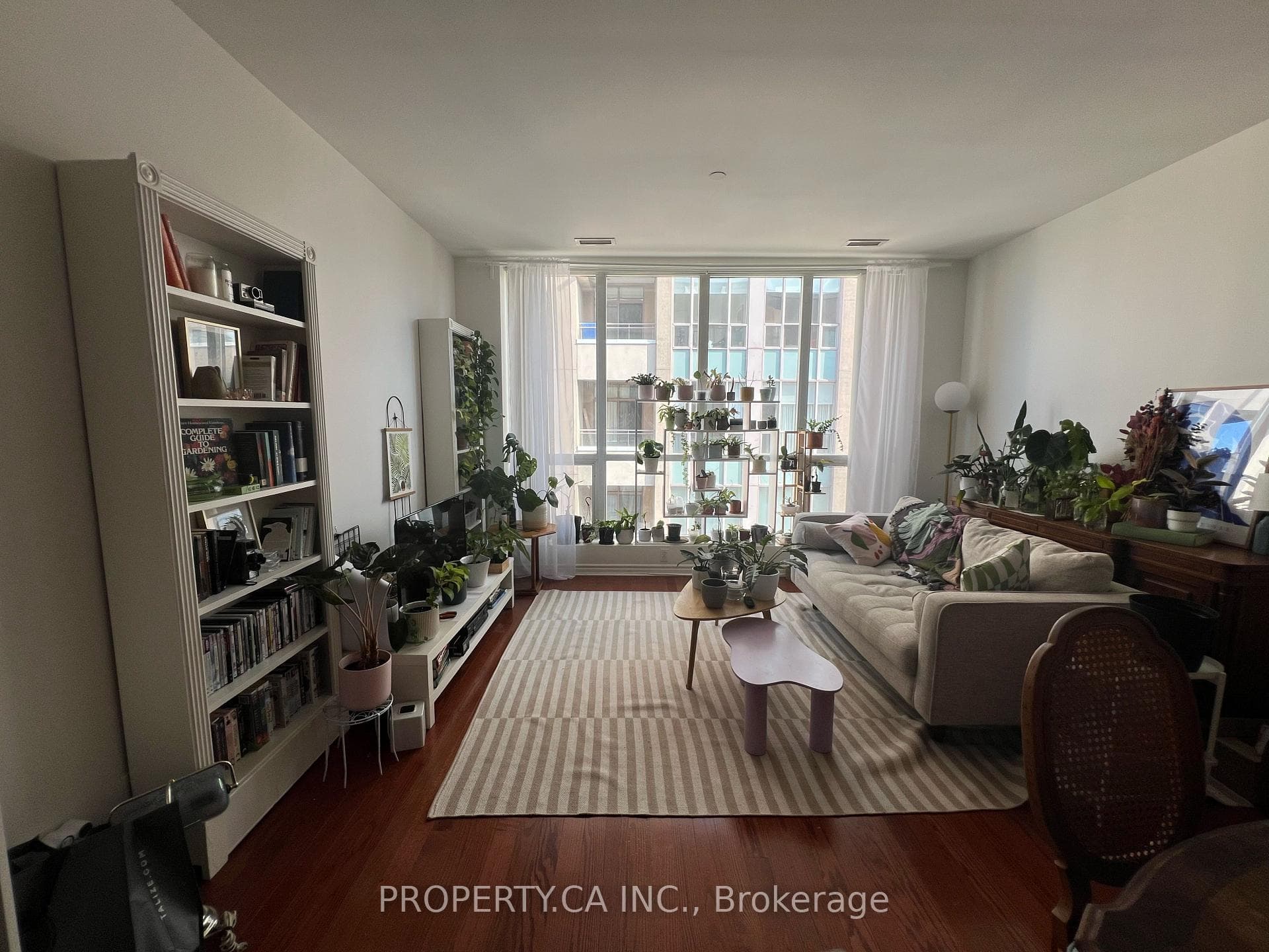 980 Yonge Street Unit 714 photo 5
