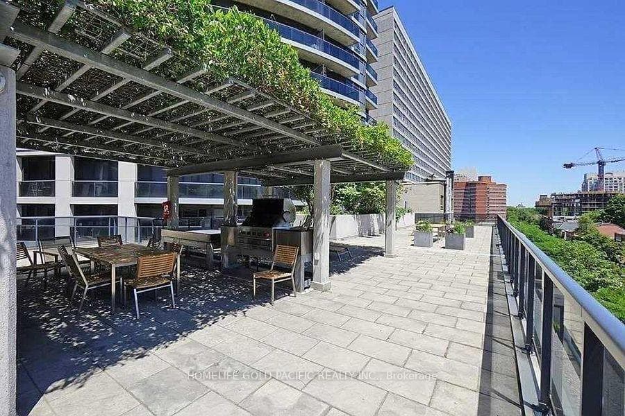 21 Carlton Street Unit 1108 photo 9