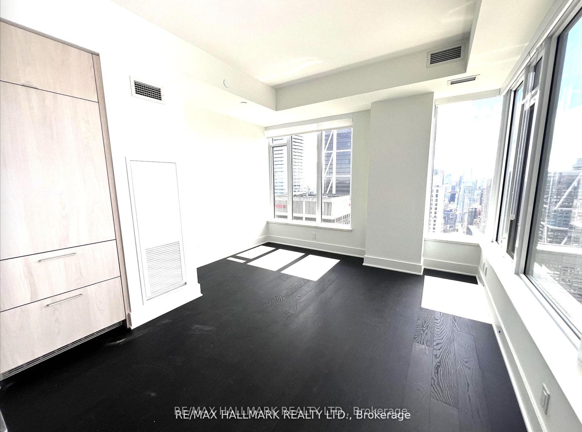 11 Yorkville Avenue Unit 4709 photo 8