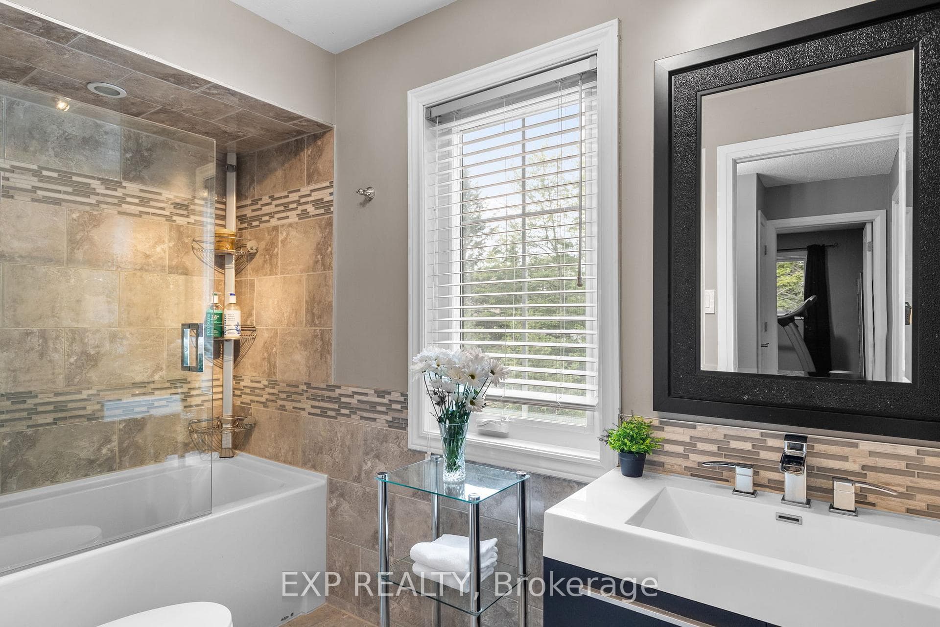 682 Roberts Road photo 21