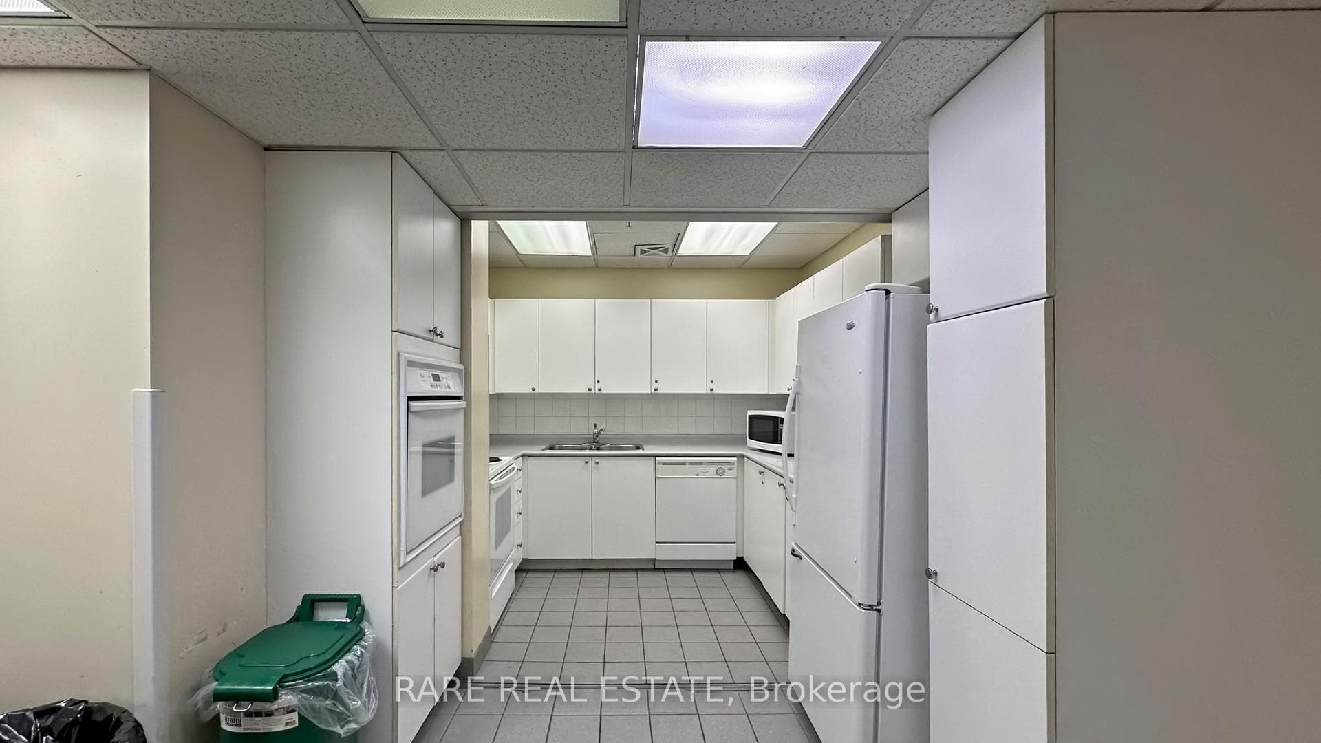 88 Corporate Drive Unit 1803 photo 26