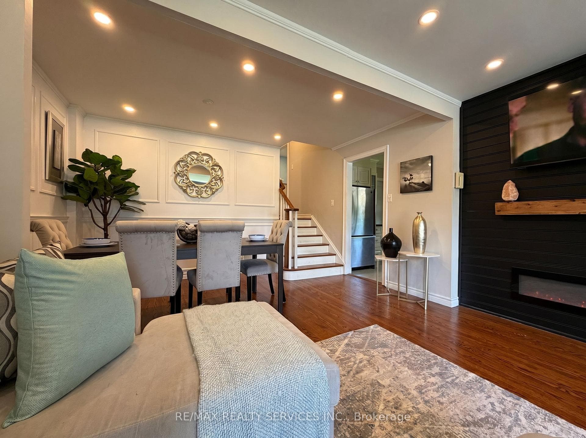 238 Laurier Avenue photo 10