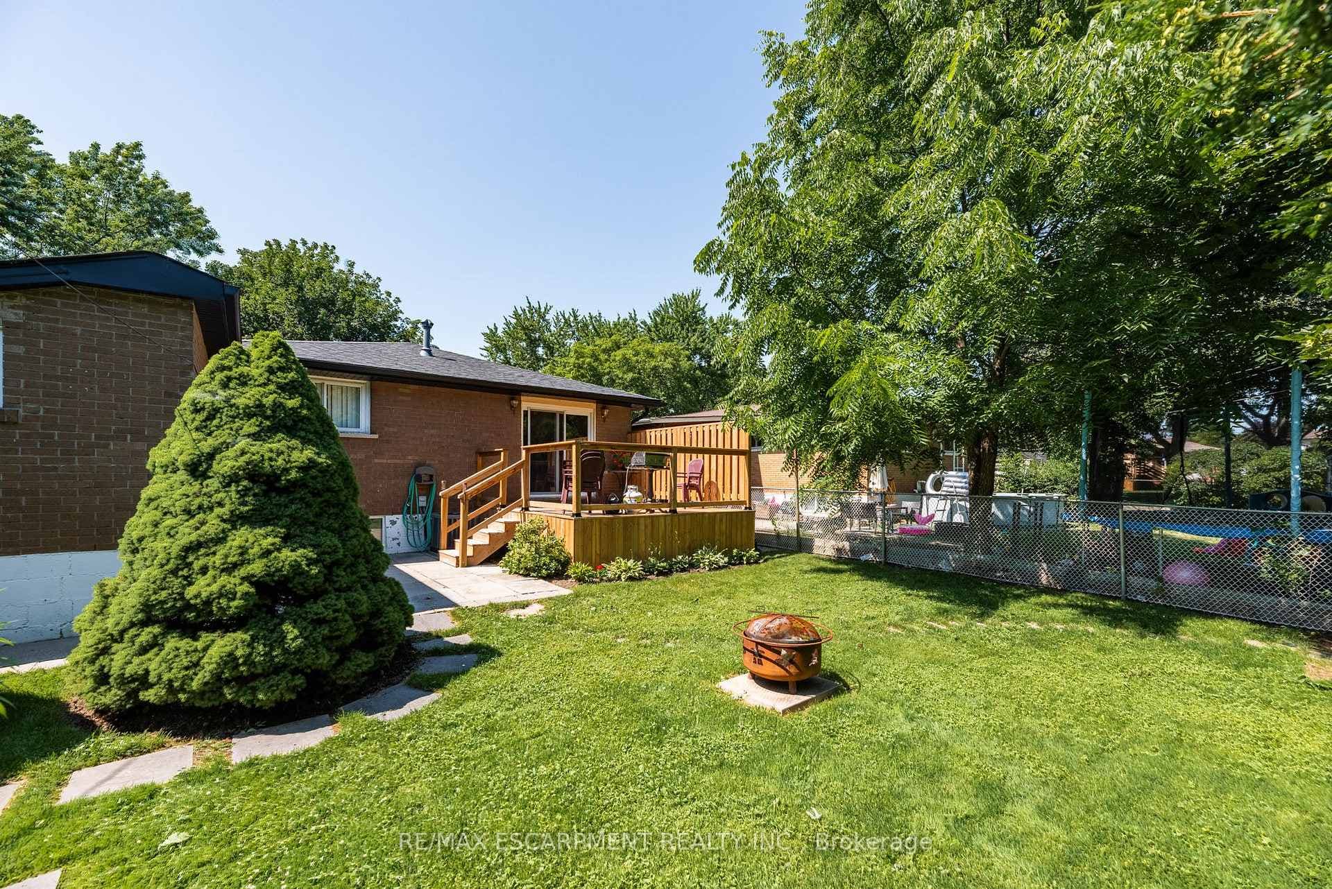 1315 Rosemary Crescent photo 28