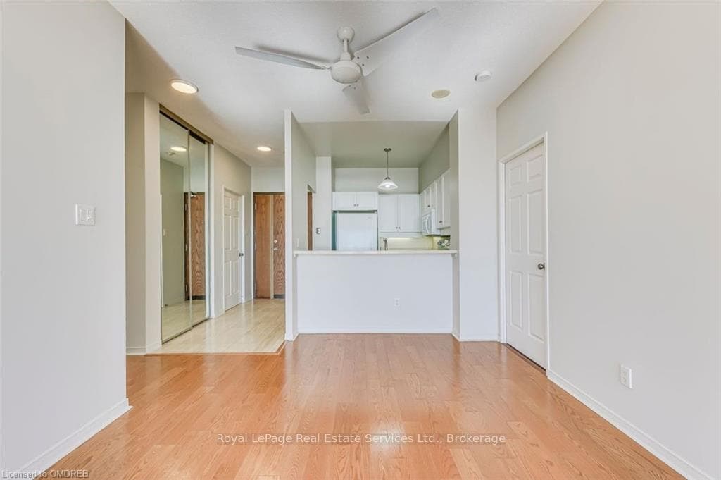 2511 LAKESHORE Road Unit 709 photo 9