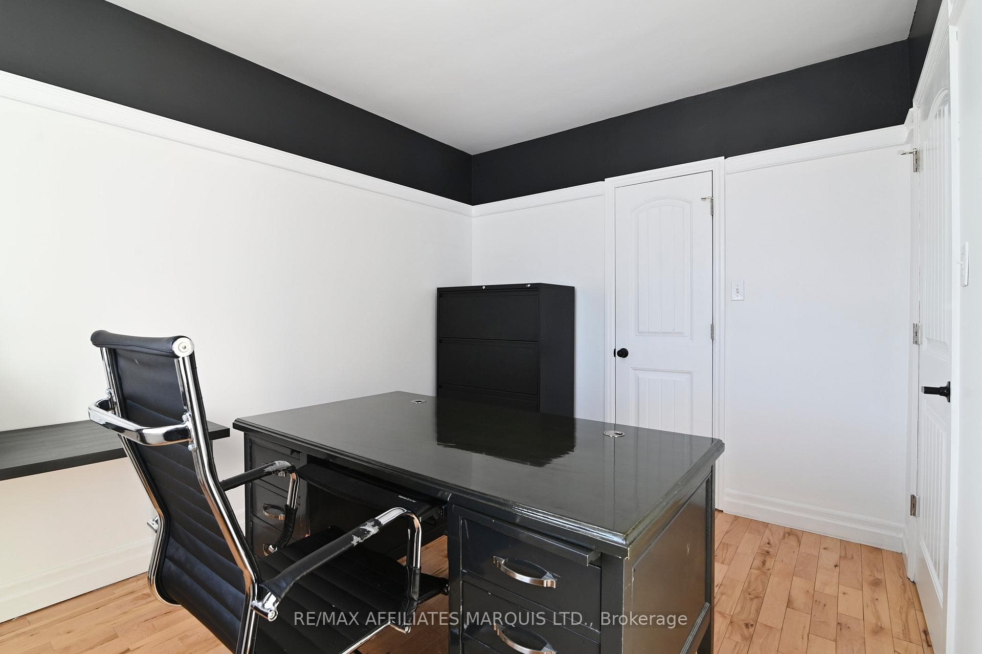 2 Claude Avenue photo 7