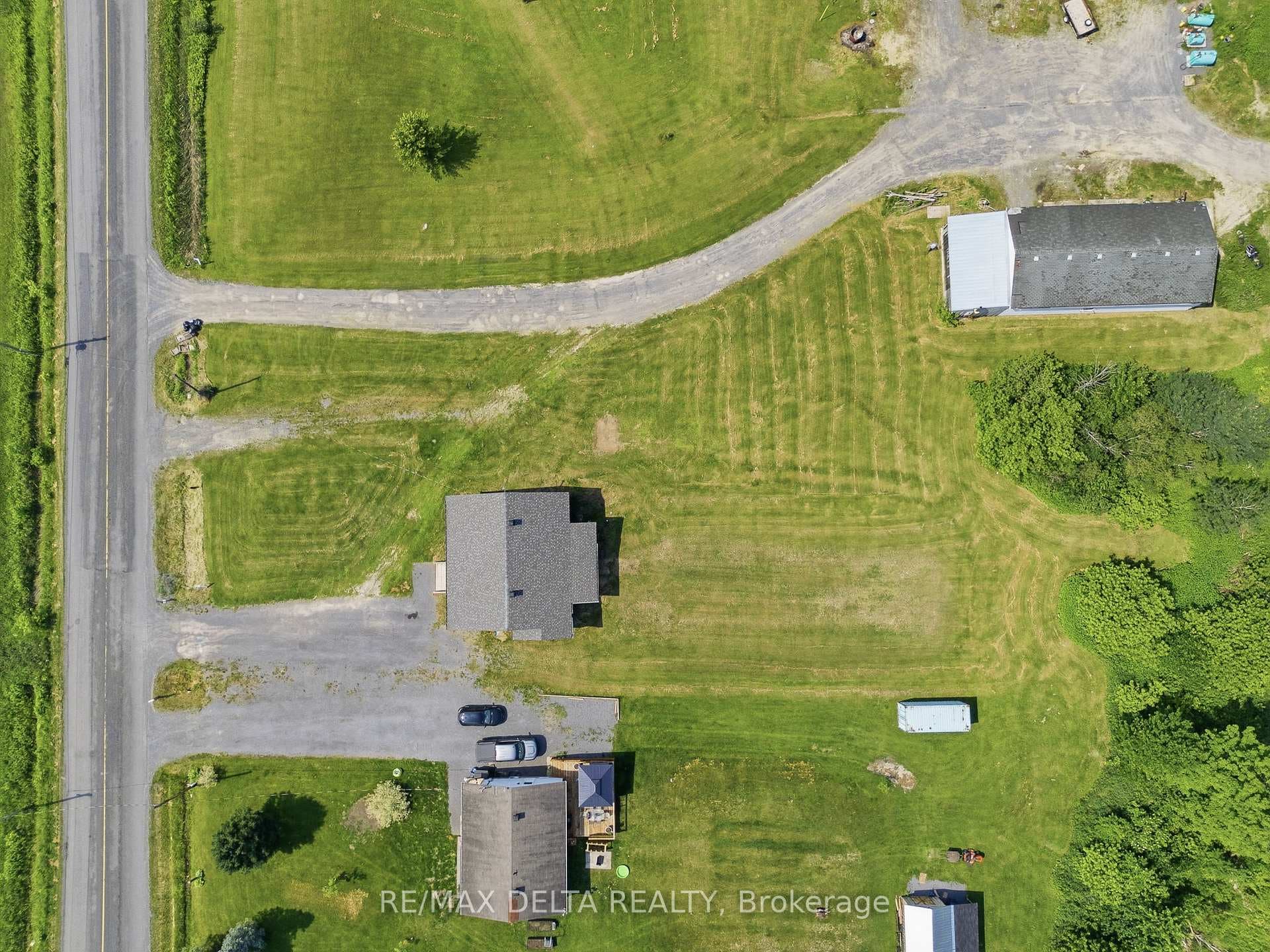 1553 du Lac Road photo 32