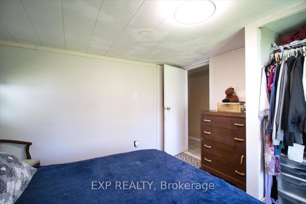 252 Queen Street photo 21