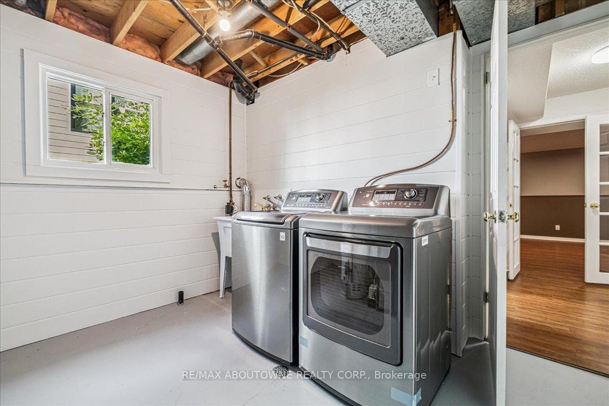 371 Park Road photo 25