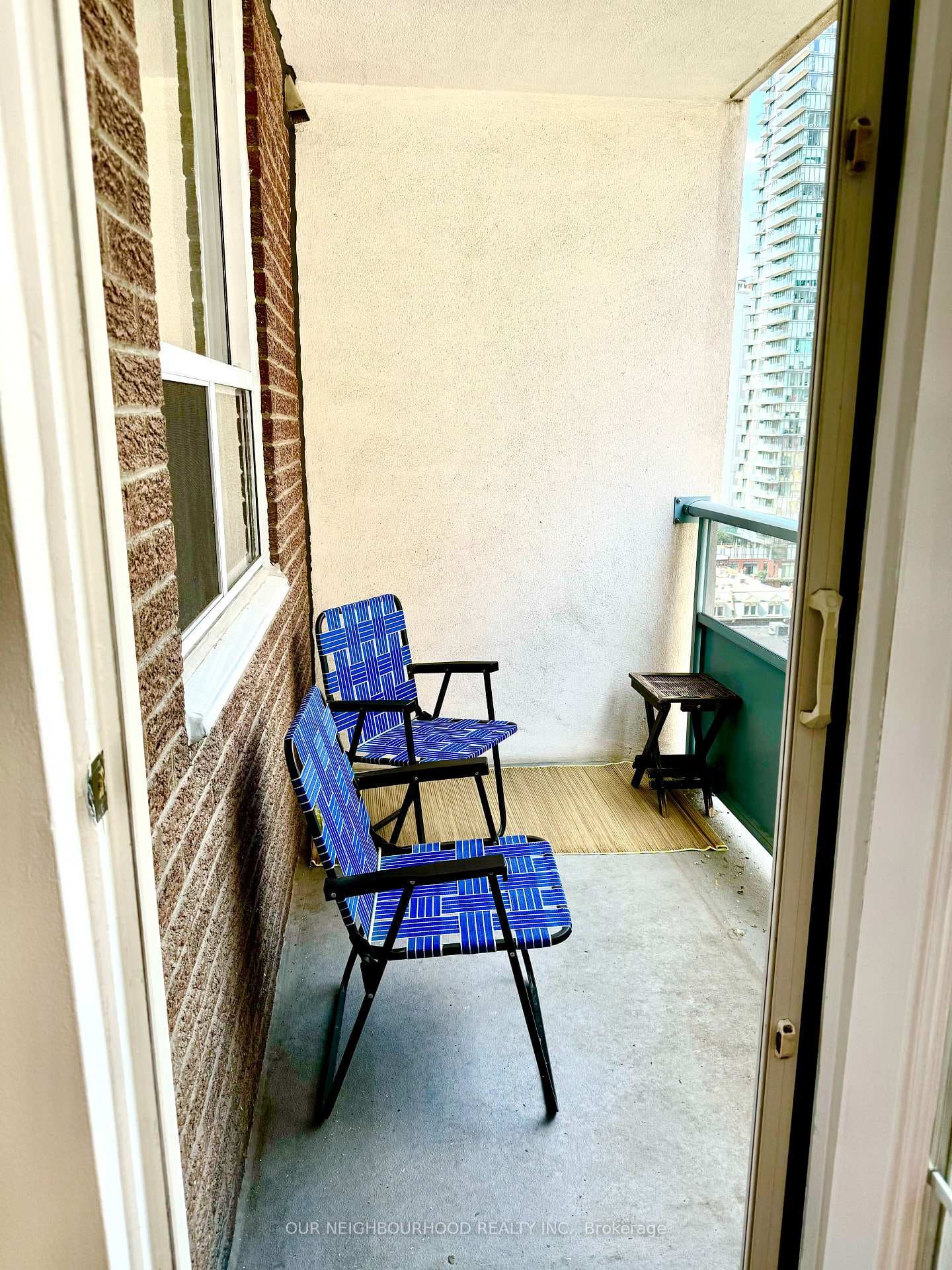 30 GLOUCESTER Street Unit 1607 photo 8