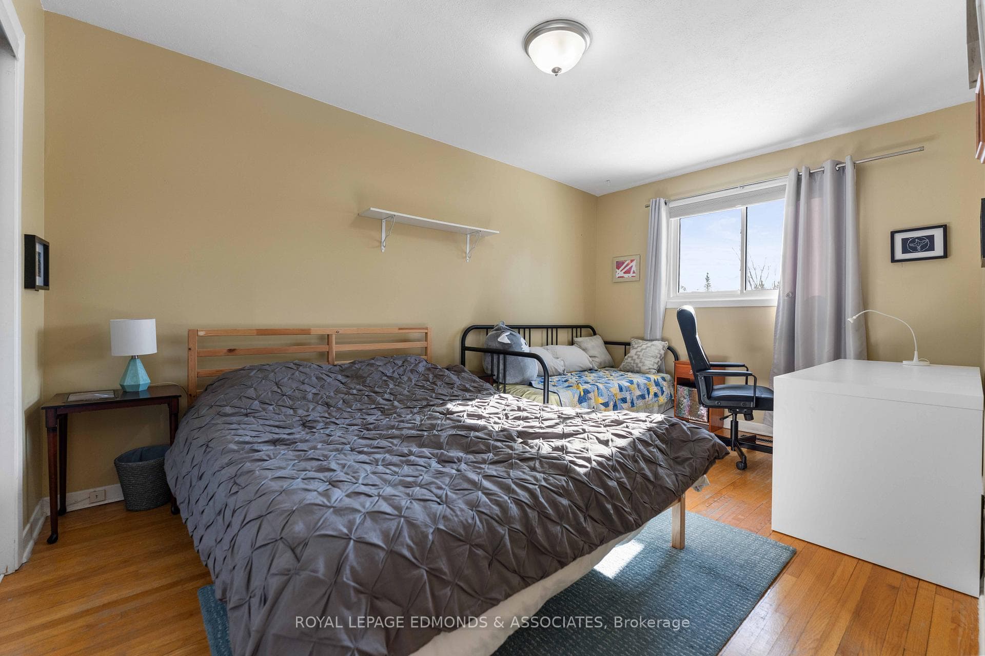 33A Hillcrest Avenue photo 24
