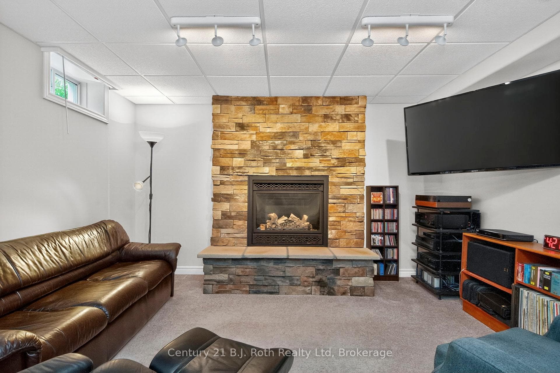 997 Whitney Crescent photo 25