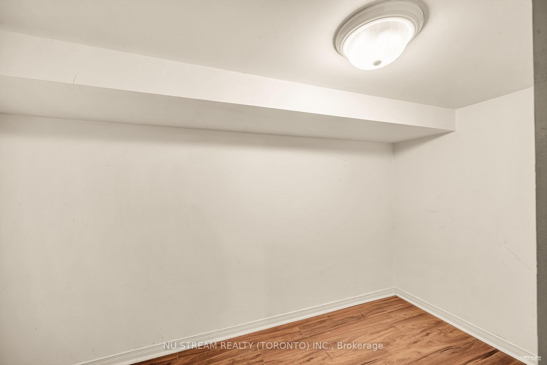 111 LEALINDS Road photo 48