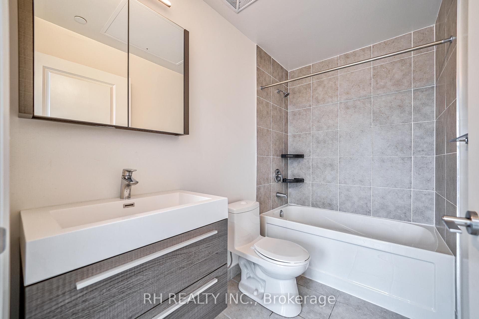 10 Rouge Valley Drive Unit 710A photo 25