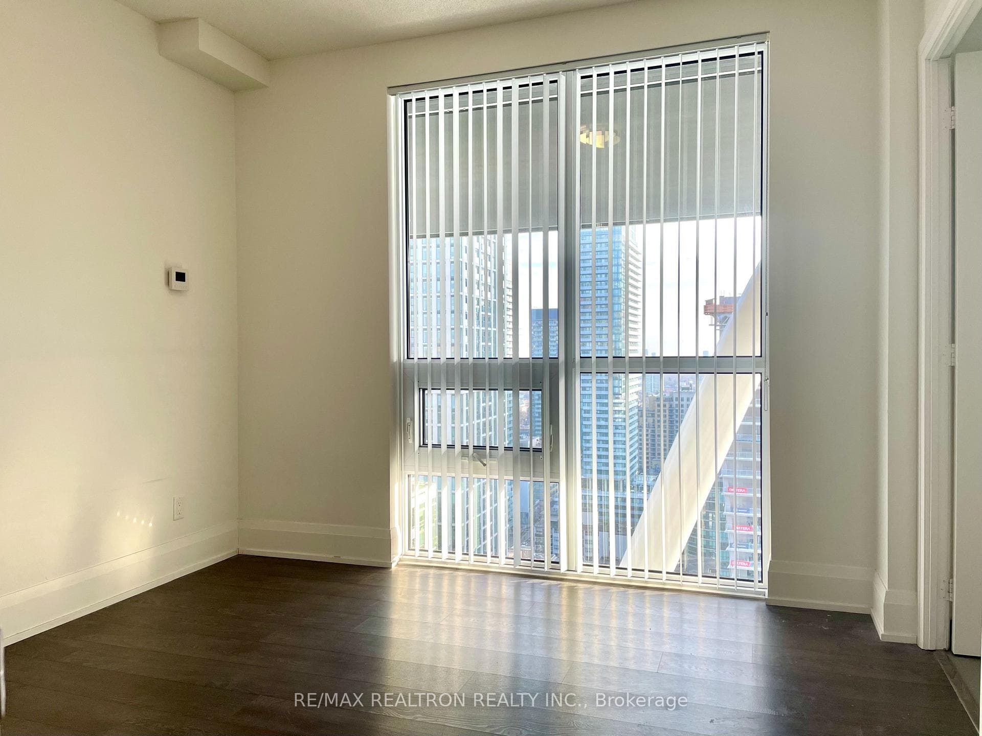 101 Erskine Avenue Unit 2607 photo 26