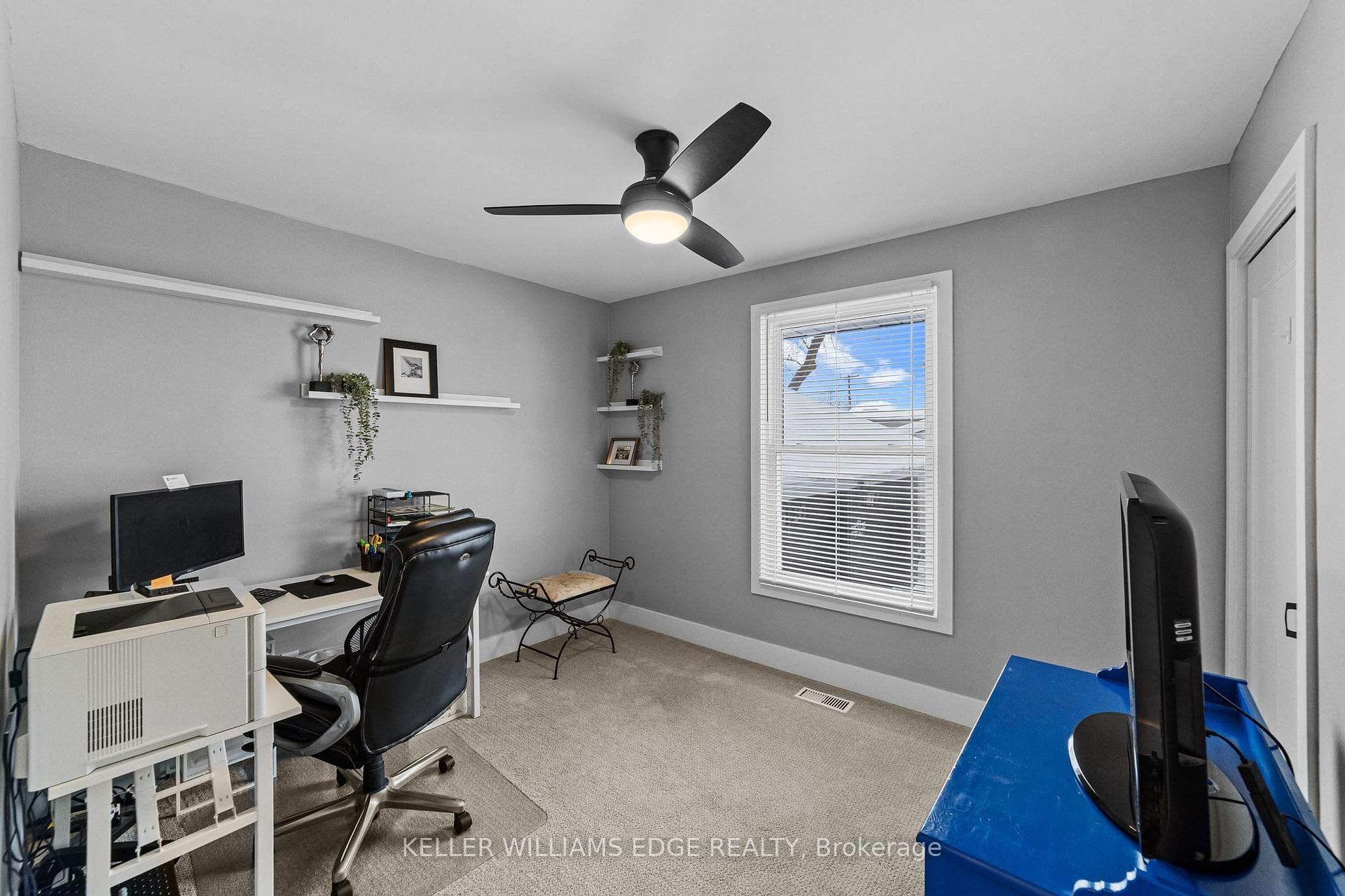 Bedroom/Office