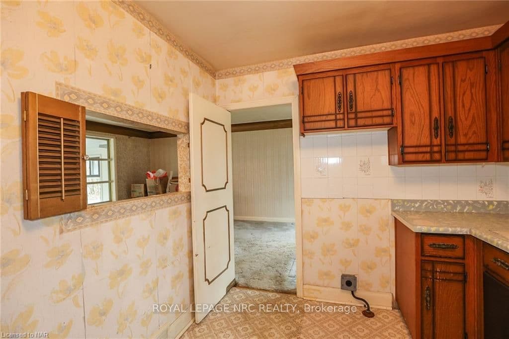 5723 MONTROSE Road photo 23