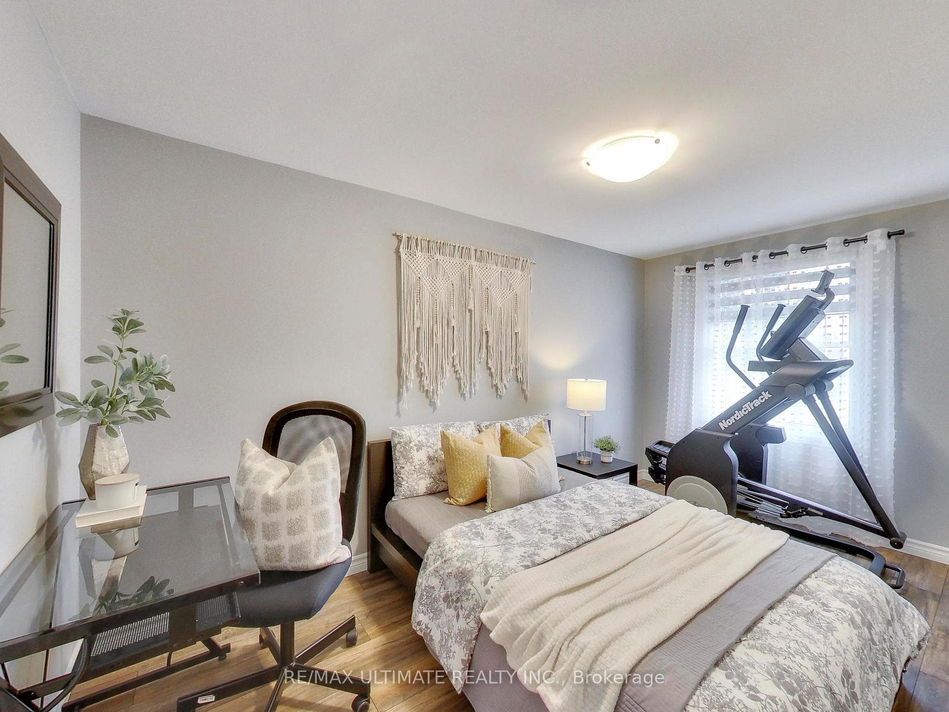 496 Elgin Street photo 22
