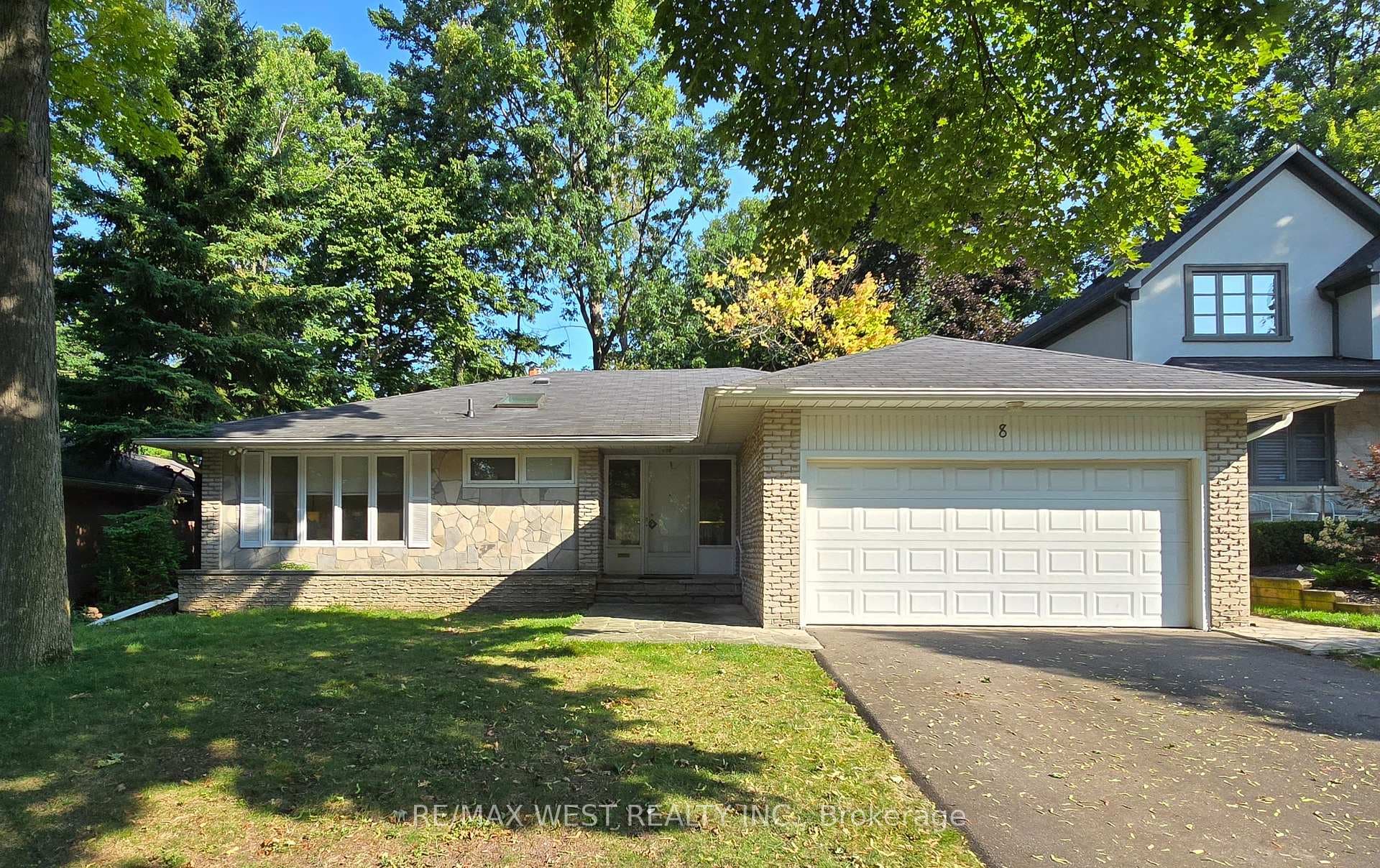 8 Farningham Crescent photo 1