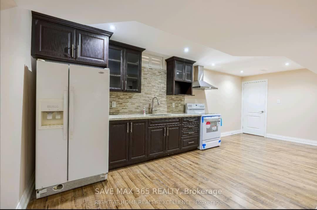 6862 Gooderham Estate Boulevard photo 5