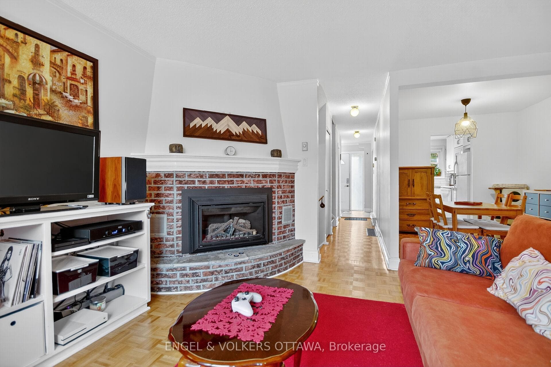 910 Dynes Road photo 13
