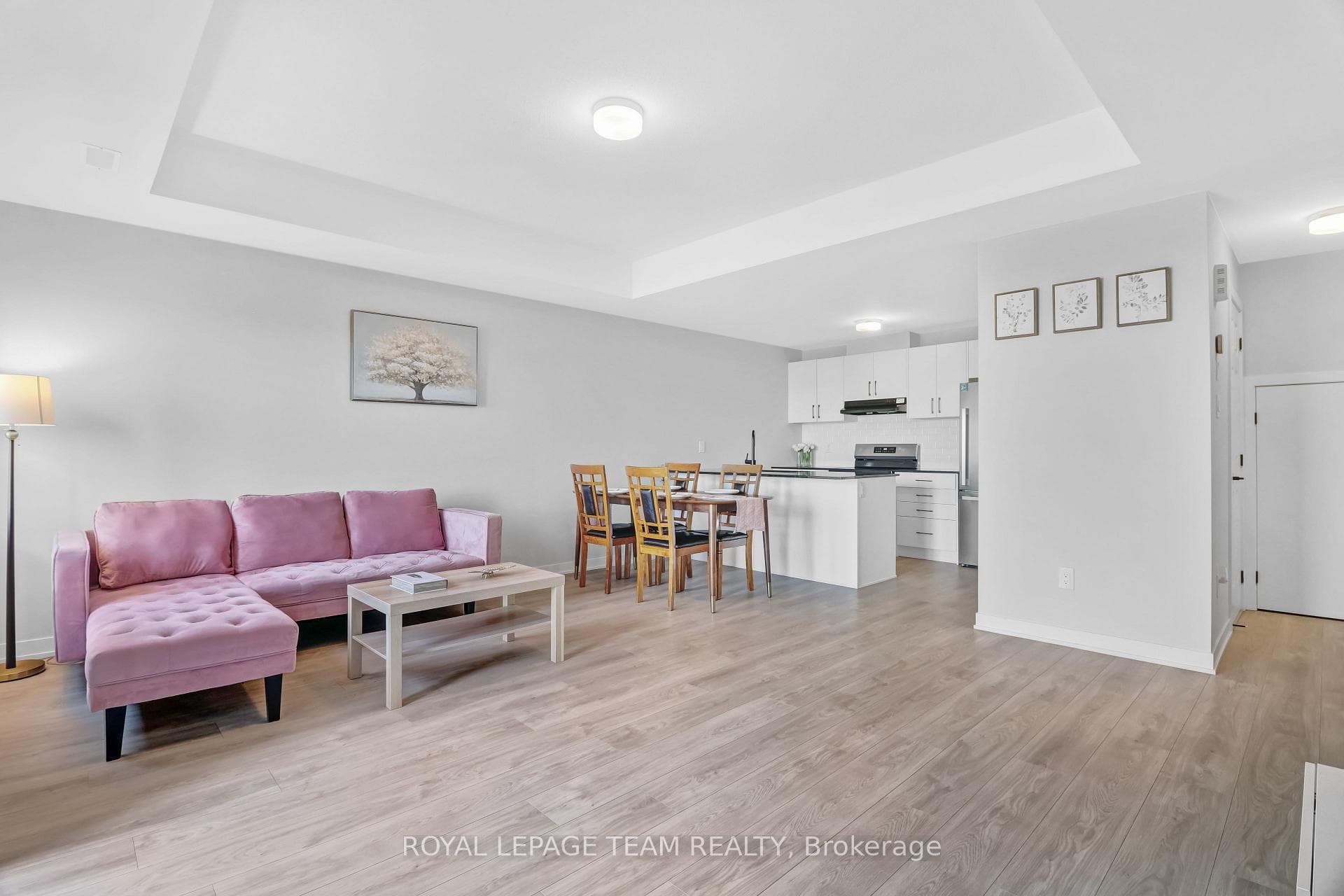 620 Parnian Private photo 6