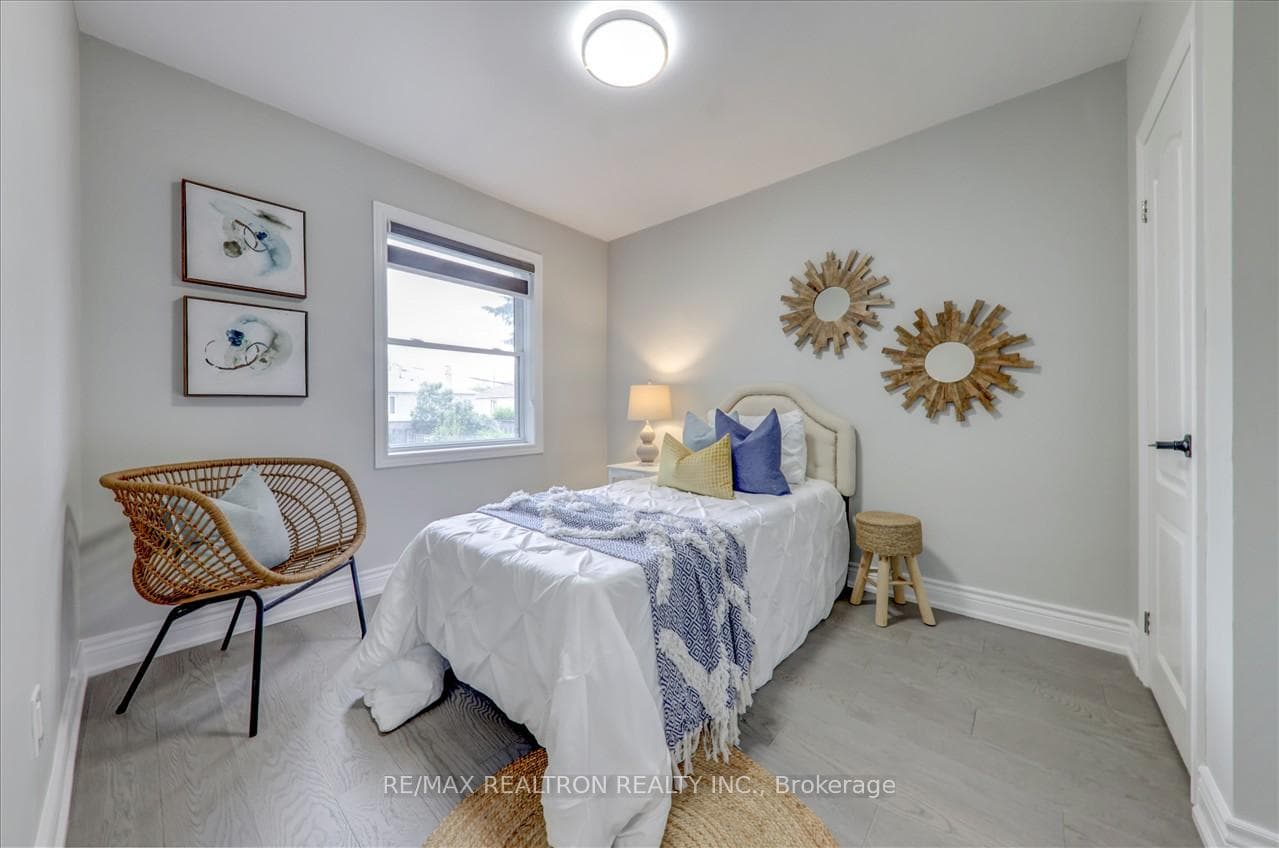 137 Marchington Circle photo 15