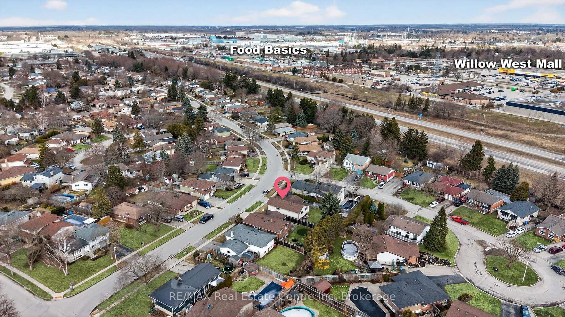 9 Sanderson Drive photo 48