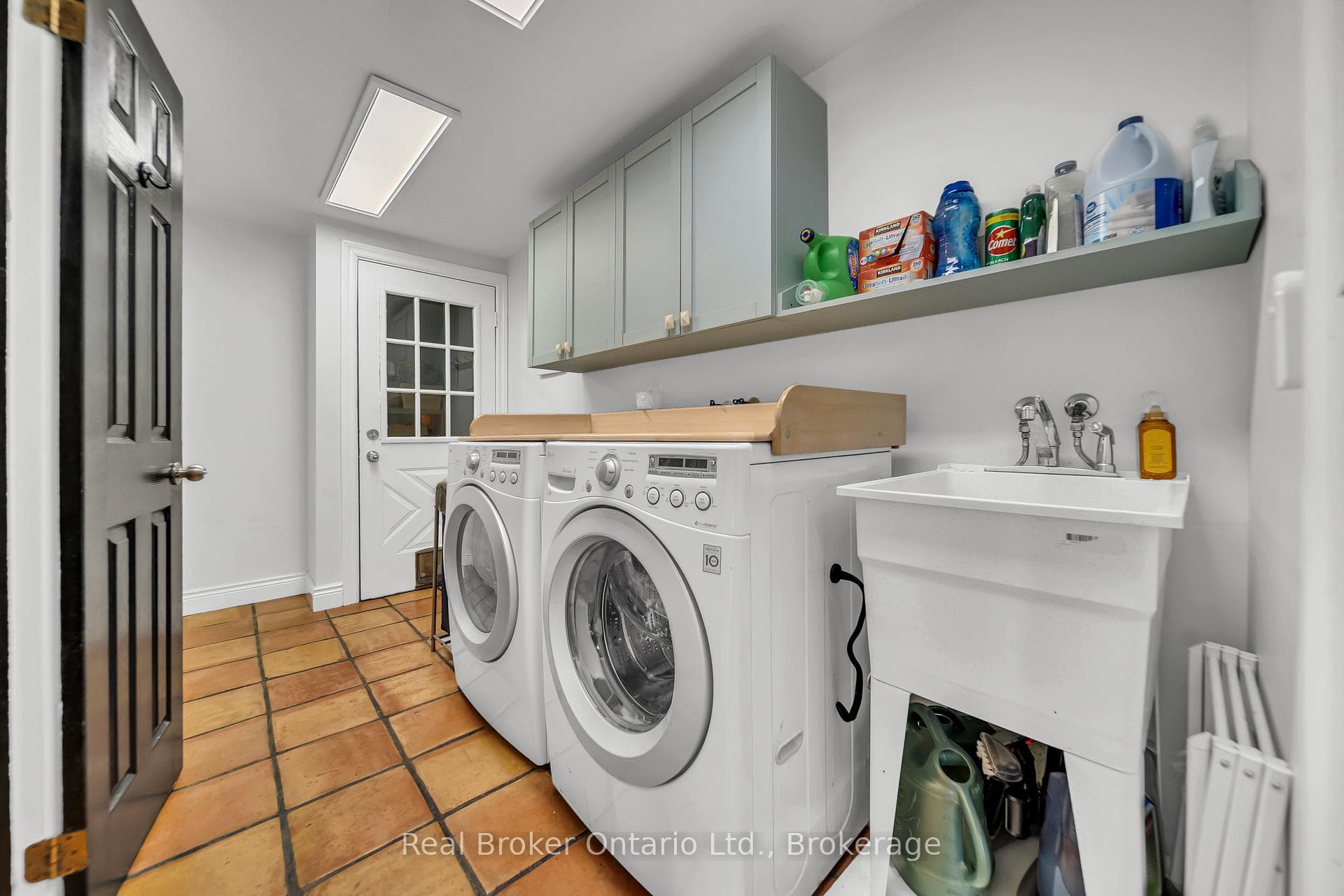 4766 Hyndman Drive photo 29