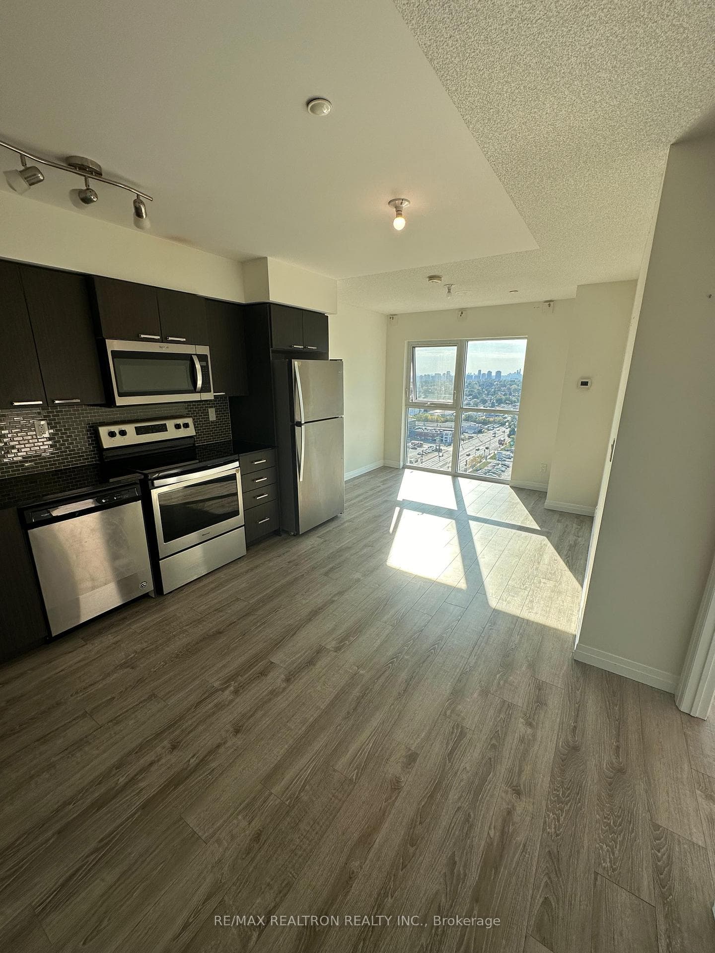 2150 Lawrence Avenue Unit PH05 photo 3