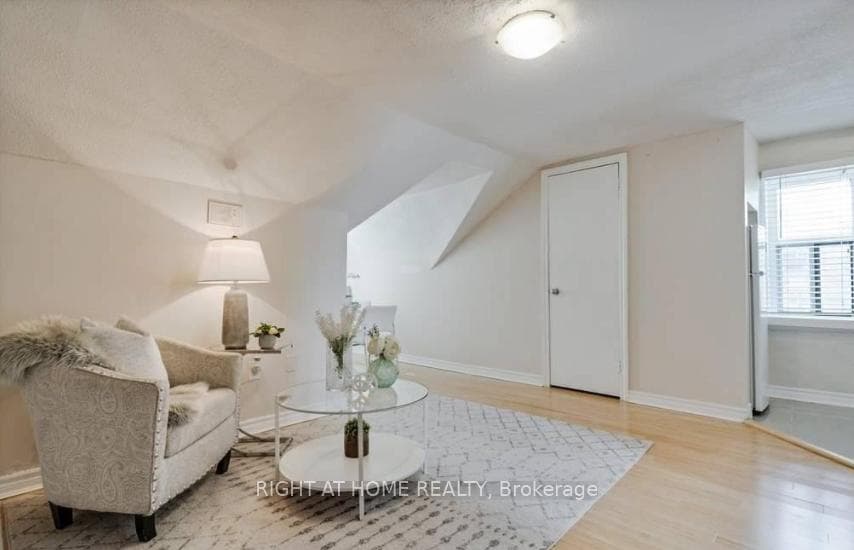 27 Hamilton Street Unit 301 photo 4