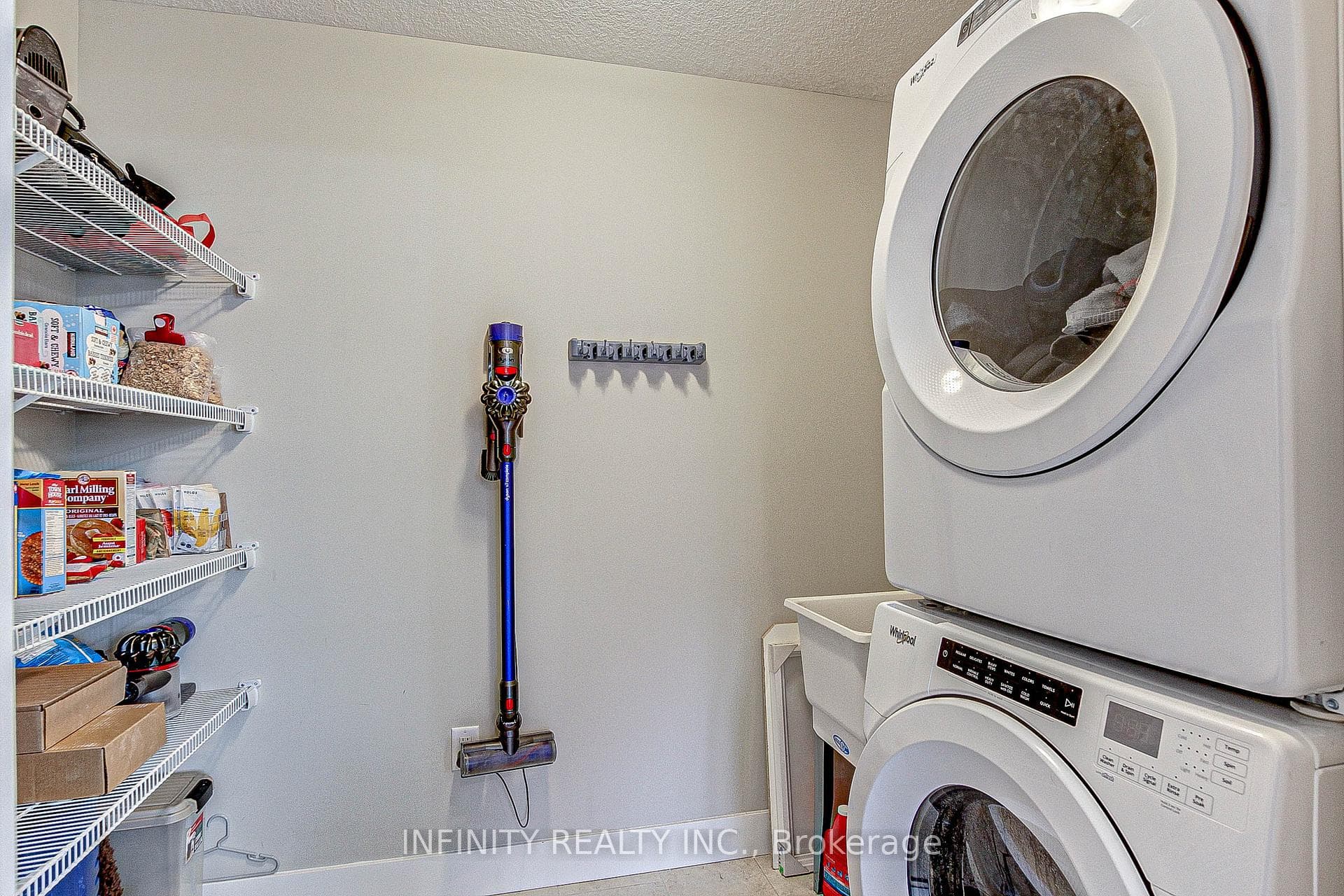 177 Edgevalley Road Unit 181 photo 12