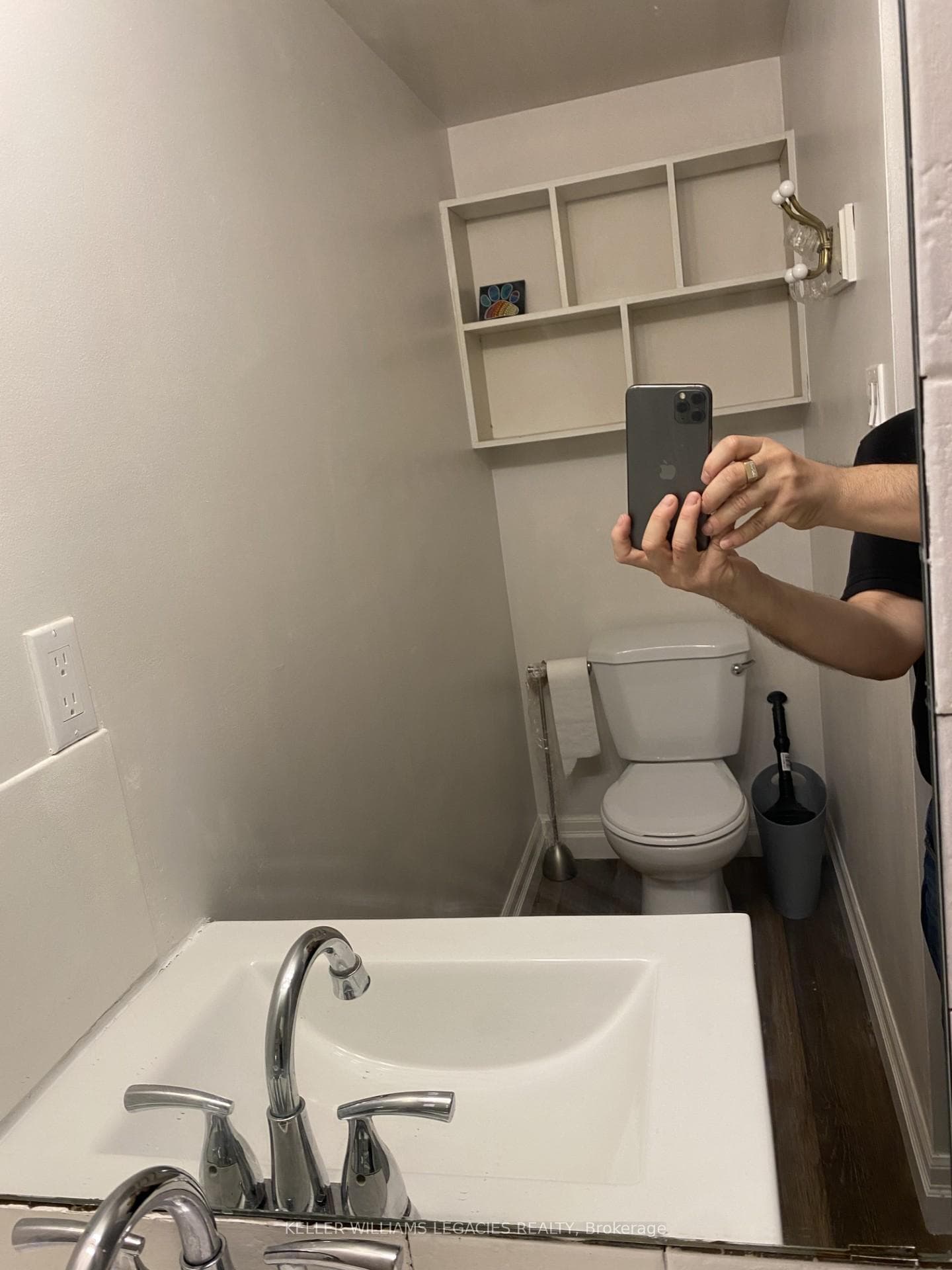 Bathroom - Toilet