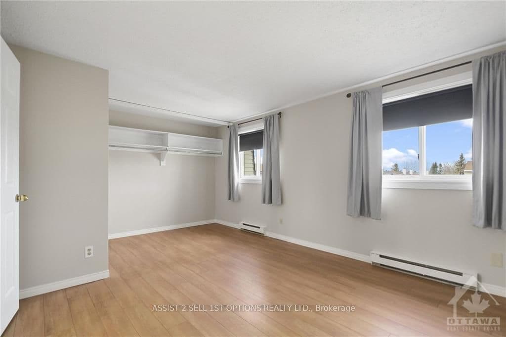 5 WOODVALE Unit A photo 14