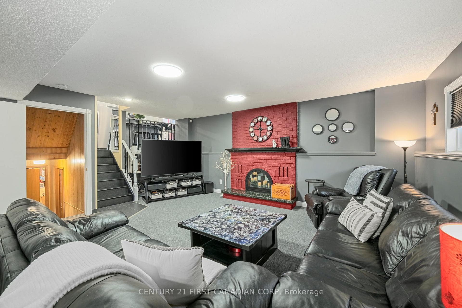 10 Danielle Crescent photo 21