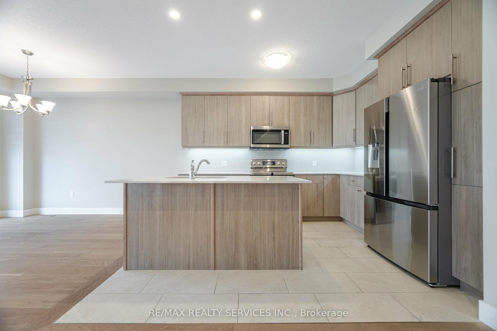713 Chelton Road photo 4