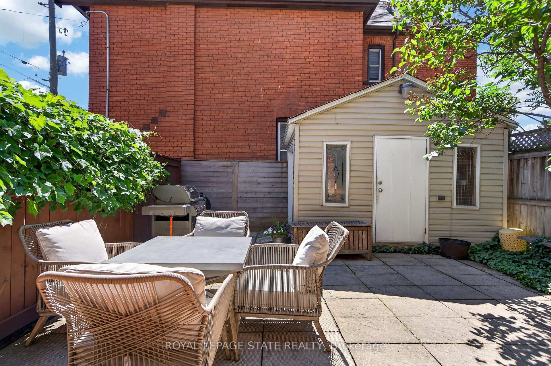 135 Catharine Street photo 38