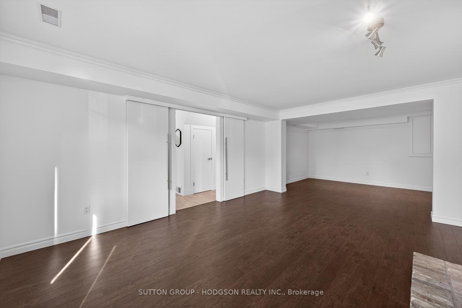 993 Woodhaven Road photo 29